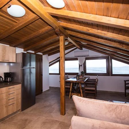 Ferienwohnung Golden Attic Nea Roda Exterior foto