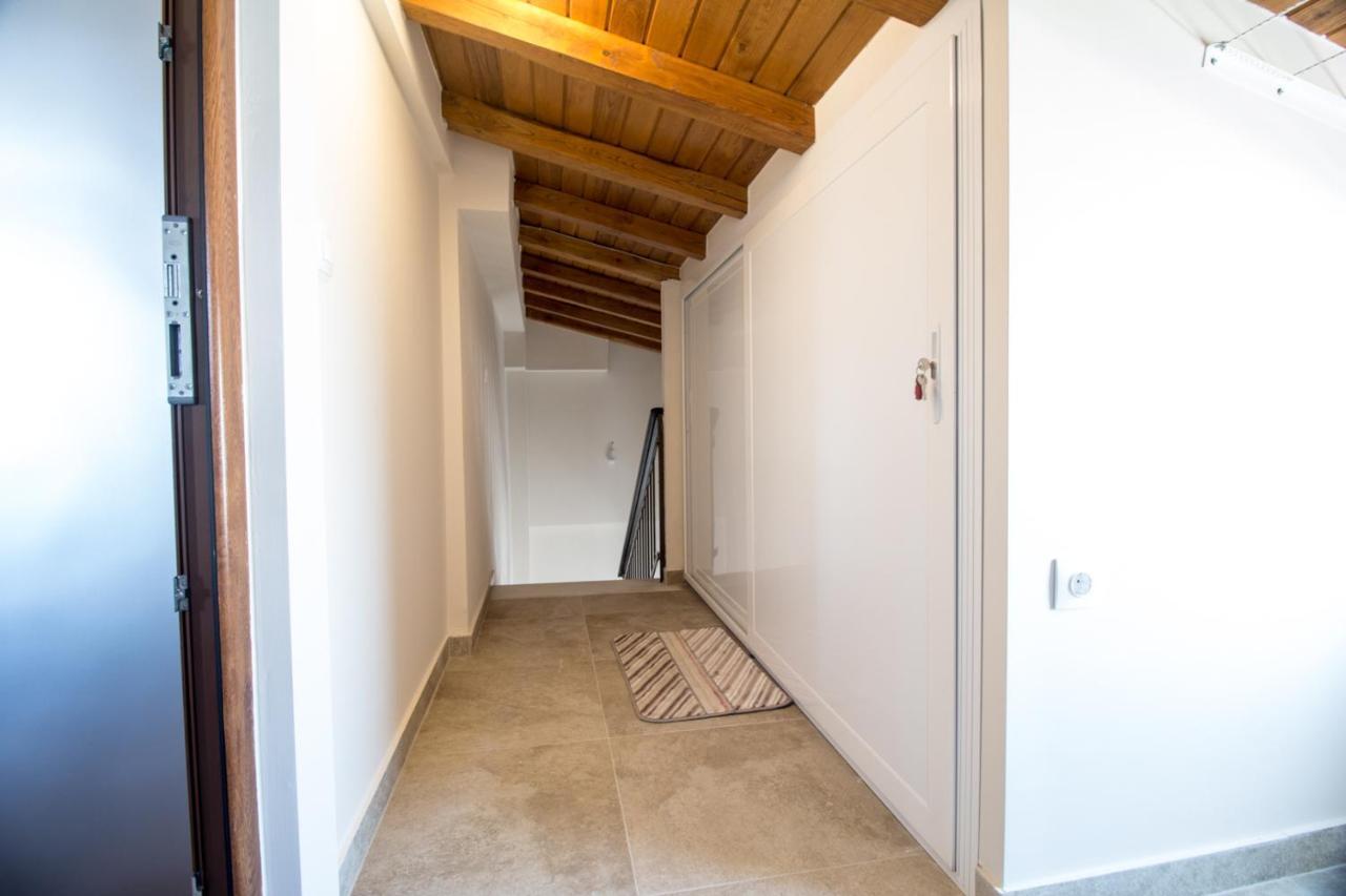 Ferienwohnung Golden Attic Nea Roda Exterior foto